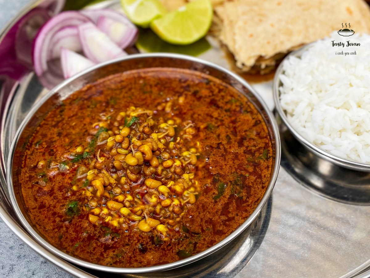 Sprouted Matki Curry | मटकी ची&nbsp;भाजी